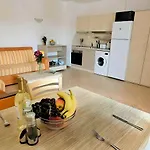 Апартамент Hany - 3 Pools, Spa, Gym, Playgrounds Слънчев бряг